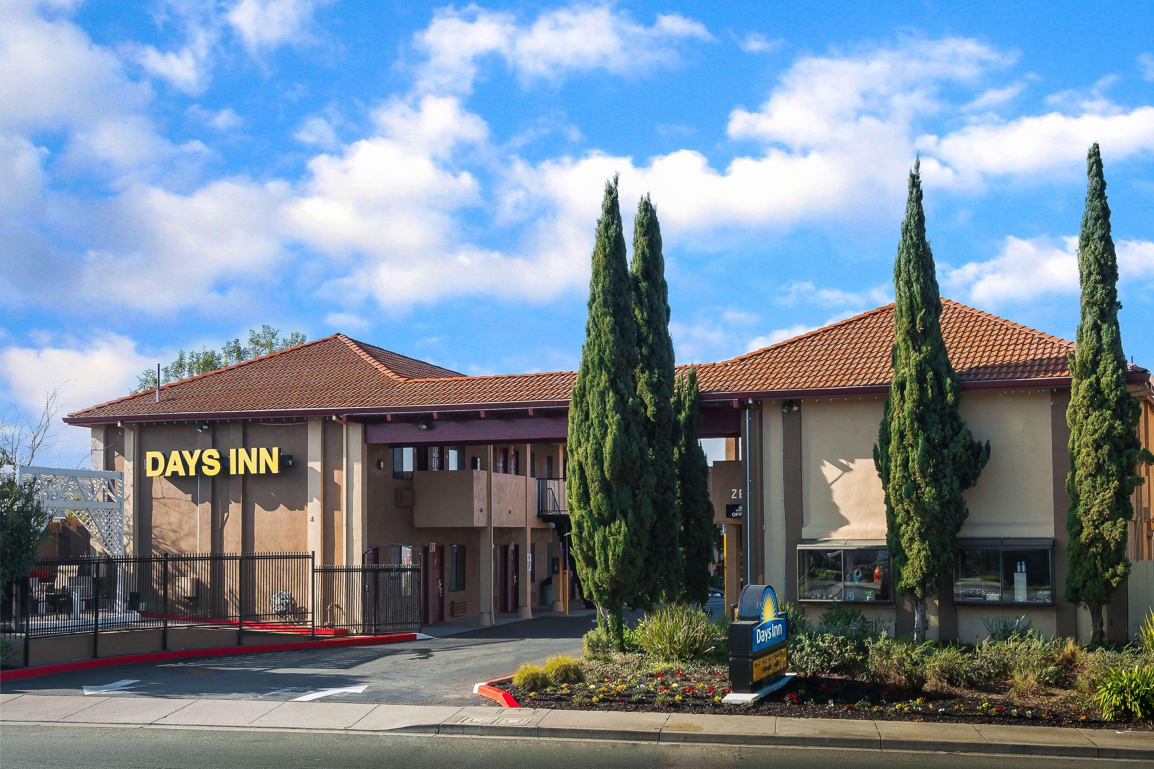 Days Inn By Wyndham Pinole Berkeley Exterior foto